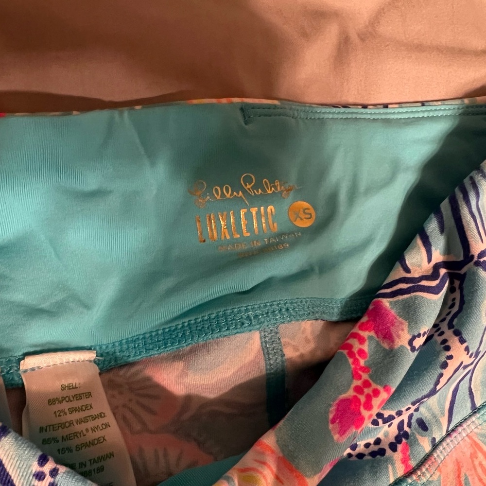 Lilly Pulitzer Vibrant Floral Kids Leggings - Picture 2 of 7